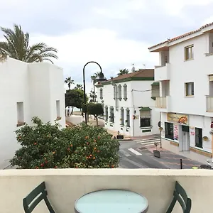 Apartment 1½ Min. Walk From The, Mijas